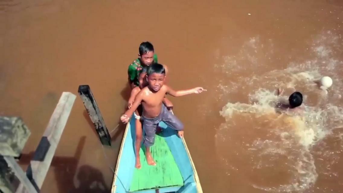 Orangutan Shaka Houseboat With Cabin بانكالان بون المظهر الخارجي الصورة